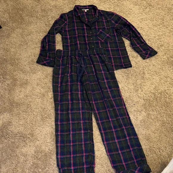 Victoria Secret Plaid Pajama Set in Blue and Pink - Picture 5 of 7
